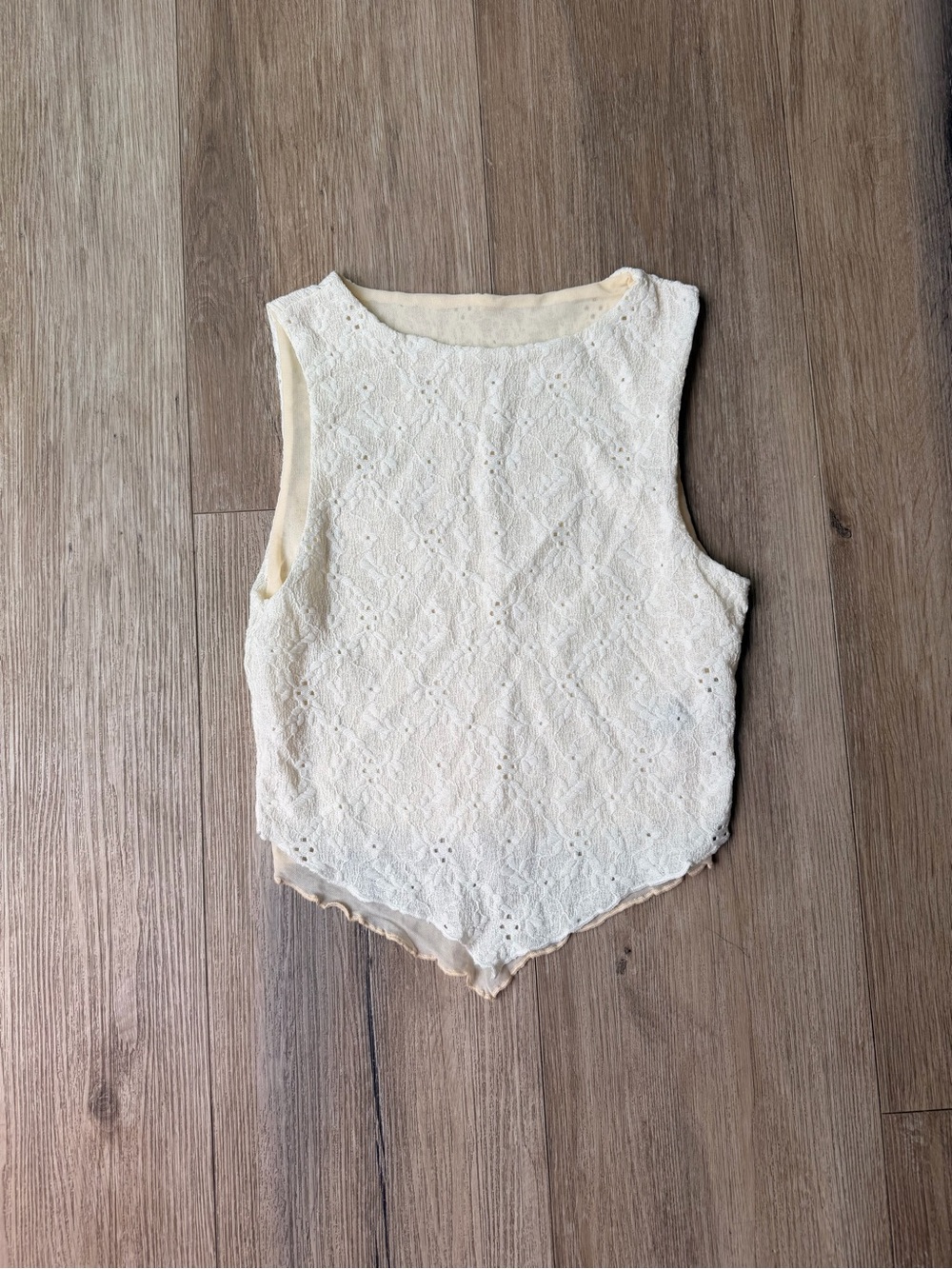 SHEIN Cream Lace Pointed-Hem Camisole